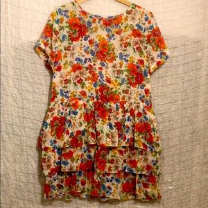 Short sleeve flower dress. Size S.